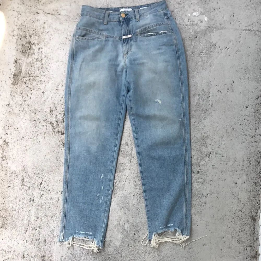 Closed Pedal pushers jeans.